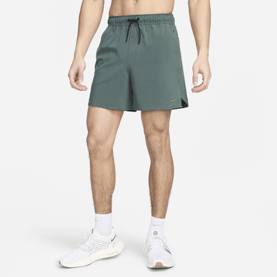 Shorts versátiles sin forro Dri-FIT de 13 cm para hombre Nike Unlimited