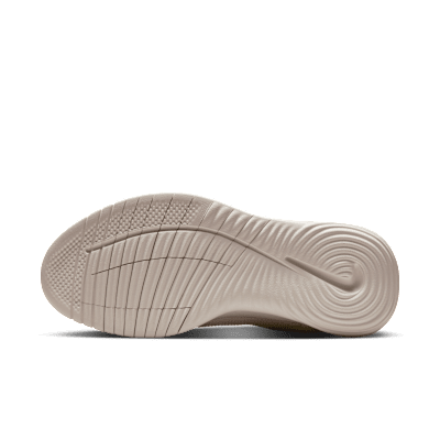 Tenis de correr en carretera para mujer (extraancho) Nike Flex Experience Run 12