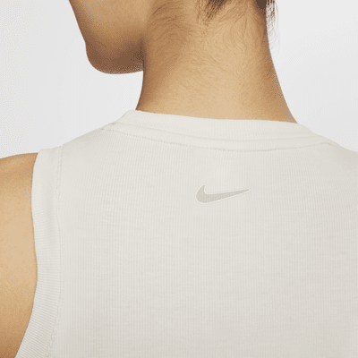 เสื้อกล้ามเอวลอยผ้าร่องผู้หญิง Nike Sportswear