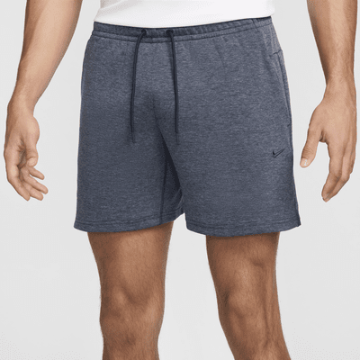 Shorts Dri-FIT de 18 cm sin forro con protección UV versátiles para hombre Nike Primary