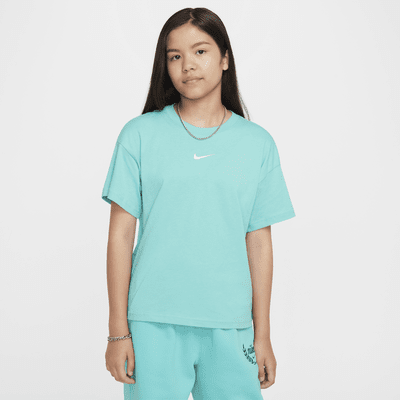 Playera para niña talla grande Nike Sportswear Essential