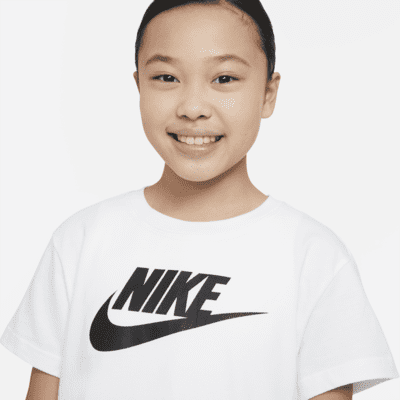 Nike Sportswear Older Kids' T-Shirt