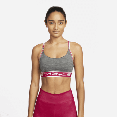 Nike Dri-FIT Indy Padded sport-bh met logo en lichte ondersteuning. Nike NL