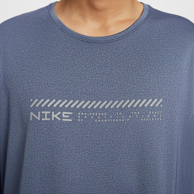 Playera de correr de manga larga con protección contra los rayos UV Dri-FIT acondicionada para el invierno para hombre Nike Miler