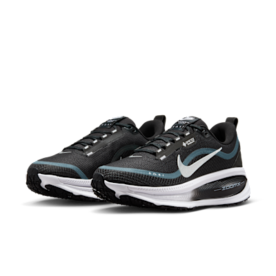 Scarpa impermeabile da running su strada con dettagli dal design rifrangente Nike Vomero 18 GORE-TEX – Donna