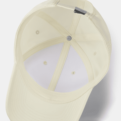 Nike Dri-FIT Club Structured Metal Logo Cap