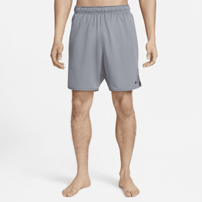 Shorts versátiles sin forro Dri-FIT de 18 cm para hombre Nike Totality