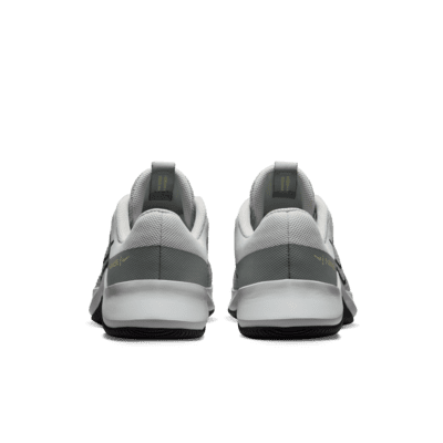 ナイキ MC トレーナー 2 ウィメンズ ワークアウトシューズ