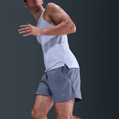 Nike Challenger multifunctionele 2-in-1 herenshorts met Dri-FIT (13 cm)