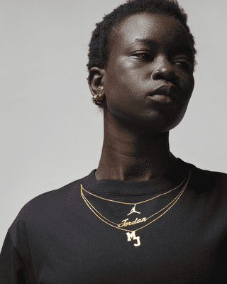 Gold Chain T-Shirt. Nike SI
