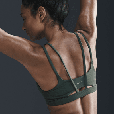 Nike Zenvy Strappy sports-BH med polstring og lett støtte til dame