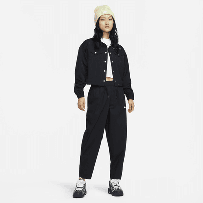Nike Air Women's Modest Cropped Woven Jacket. Nike SG