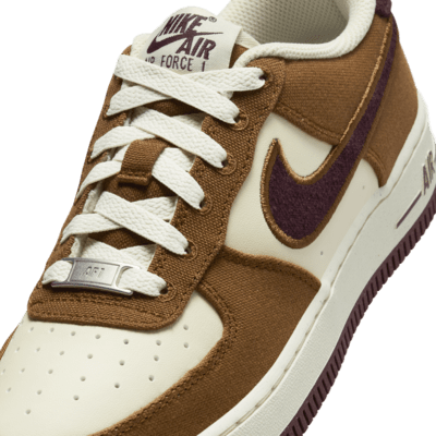 Nike Air Force 1 LV8 Genç Çocuk Ayakkabısı