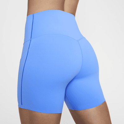 Shorts de ciclismo con bolsillos de 13 cm de tiro alto y media sujeción para mujer Nike Universa