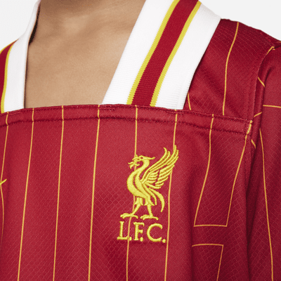 Liverpool FC 2024/25 Stadium Home Nike Football Replica-sæt i tre dele til mindre børn