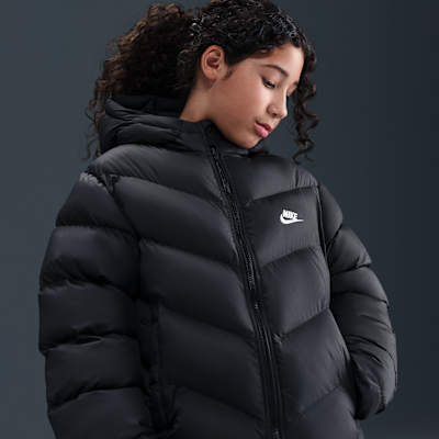 Nike Sportswear All Day Play Therma-FIT-Puffer-Jacke mit weiter Passform (ältere Kinder)