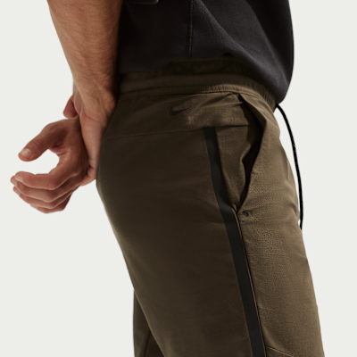 Pants de tejido Knit Dri-FIT Shori para hombre Nike Tech