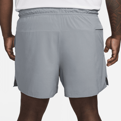 Shorts versátiles sin forro Dri-FIT de 13 cm para hombre Nike Unlimited