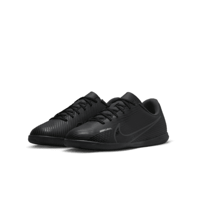 Nike Jr. Mercurial Vapor 15 Club Little/Big Kids' Indoor/Court Low-Top Soccer Shoes