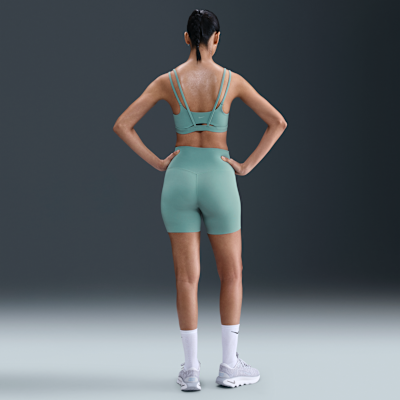 Nike Zenvy sykkelshorts med høyt liv til dame (13 cm)
