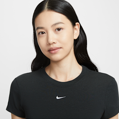 เสื้อยืดเอวลอยผู้หญิง Nike Sportswear Chill Knit