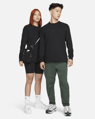 Nike Sportswear Premium Essentials