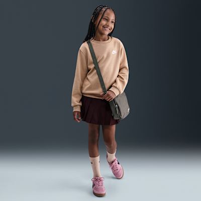 Nike Sportswear Club Fleece Older Kids' Crew-Neck Sweatshirt