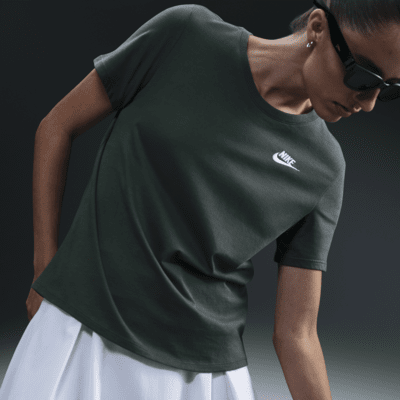 T-shirt Nike Sportswear Club Essentials – Donna