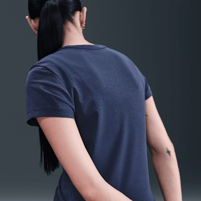 Nike Sportswear Chill Knit Kadın Tişörtü