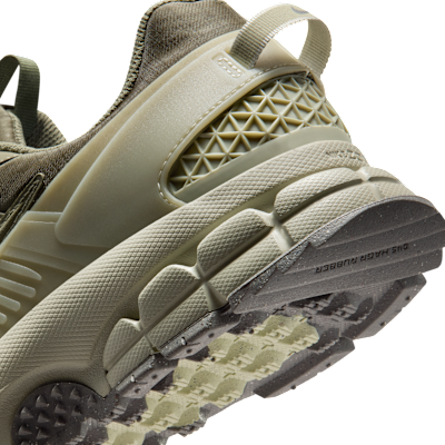 나이키 줌 보메로 롬 남성 신발