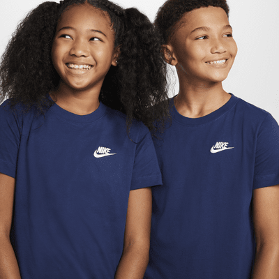 Nike Sportswear Older Kids' T-Shirt