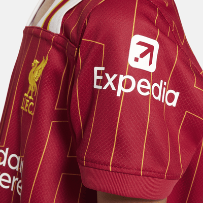 Liverpool FC 2024/25 Stadium Home Nike Football Replica-sæt i tre dele til mindre børn