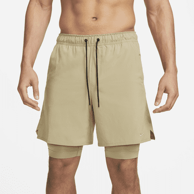 Shorts versátiles Dri-FIT de 18 cm 2 en 1 para hombre Nike Unlimited