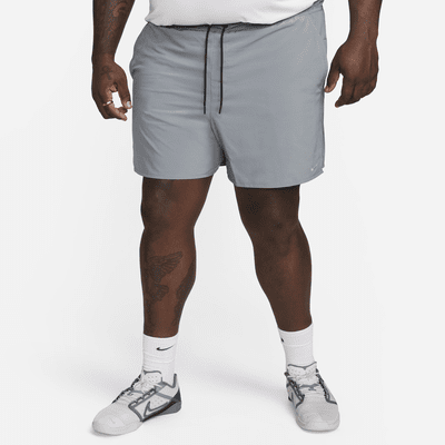 Shorts versátiles sin forro Dri-FIT de 13 cm para hombre Nike Unlimited