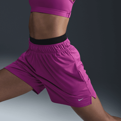 Shorts de fitness sin forro de tiro medio Dri-FIT de 13 cm para mujer Nike Attack