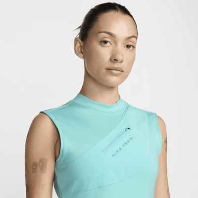 Nike Trail Camiseta de tirantes de running Dri-FIT con almacenamiento - Mujer