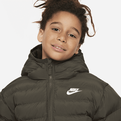 Chamarra holgada con gorro para niños talla grande Nike Sportswear Lightweight Synthetic Fill