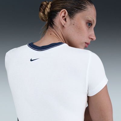Playera slim cropped para mujer Nike Sportswear Chill Knit