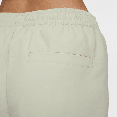 Shorts de tiro medio de 13 cm para mujer Nike Sportswear Everything Wovens