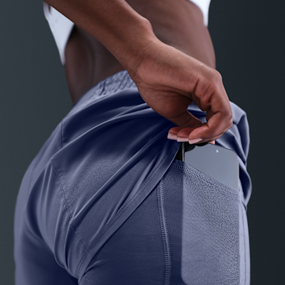 Shorts Dri-FIT 2 en 1 de tiro medio de 8 cm para mujer Nike One