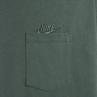 เสื้อยืดผู้ชายมีกระเป๋า Nike Sportswear Premium Essentials