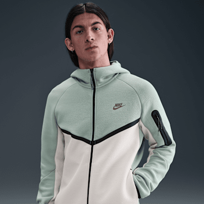 Nike Tech