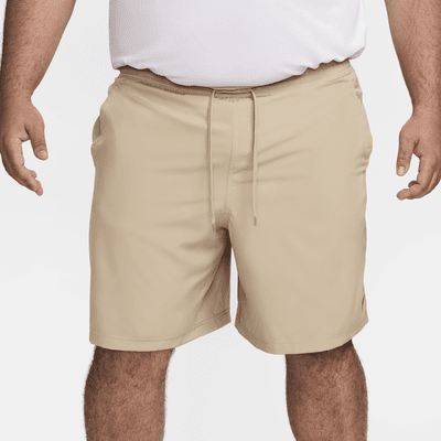 Shorts versátiles Dri-FIT de 23 cm sin forro para hombre Nike Form