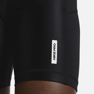 Shorts de ciclismo de 18 cm y tiro medio para mujer Nike Pro