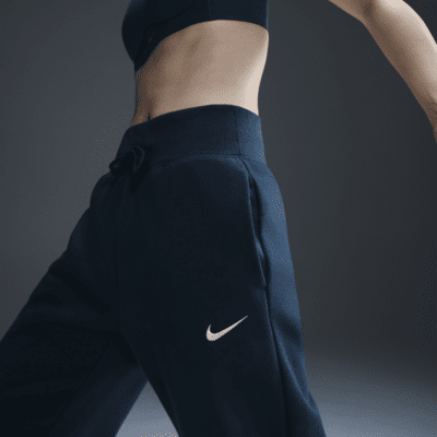 Pants de entrenamiento de tiro alto y piernas anchas para mujer Nike Sportswear Phoenix Fleece