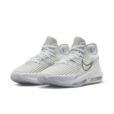 LeBron Witness 6 EP Basketball Shoes
