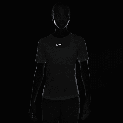 Nike Swift Yünlü Dri-FIT Kısa Kollu Kadın Koşu Üstü