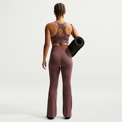 Bra deportivo de baja sujeción de líneas largas con almohadillas para mujer Nike Zenvy