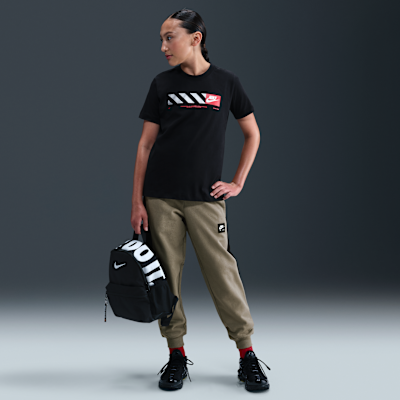 Playera para niños talla grande Nike Sportswear
