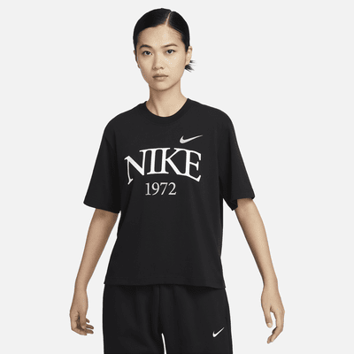 เสื้อยืดผู้หญิง Nike Sportswear Classic